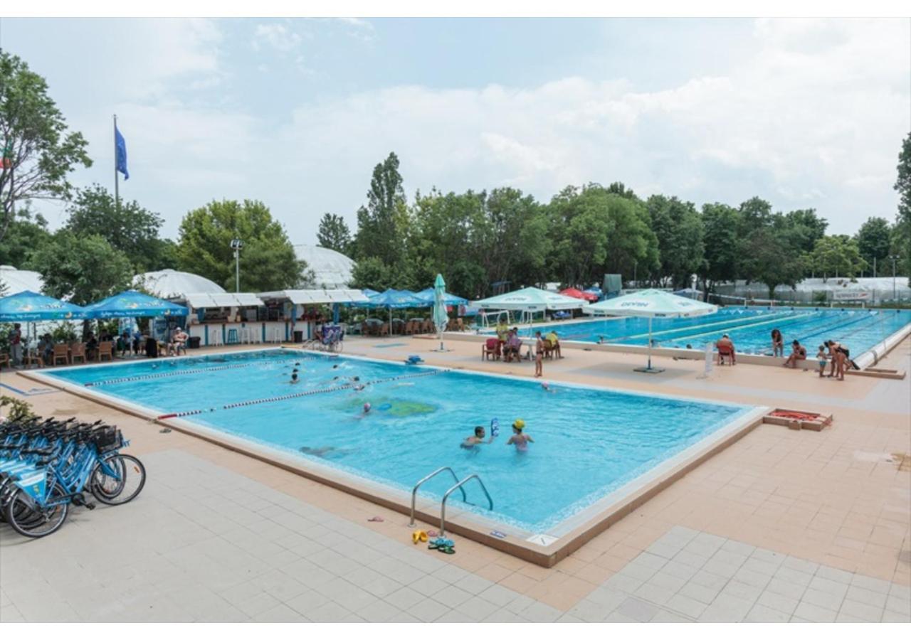 Luxury Apartment On The First Line To The Sea Burgas Exterior foto